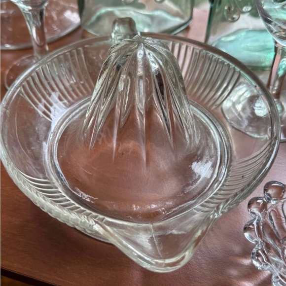 Vintage Glass Citrus Juicer - Picture 1 of 1